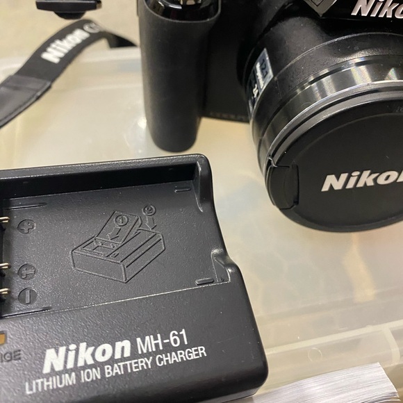 Nikon coolpik P90 digital camera with/ battery , charger and manual. - Picture 17 of 17